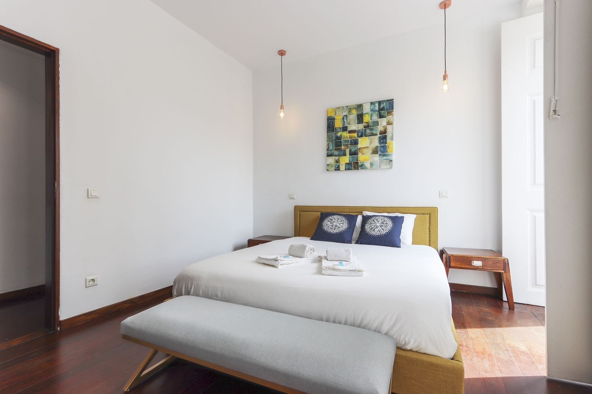 Apartment Downtown Delight Ii By Homing